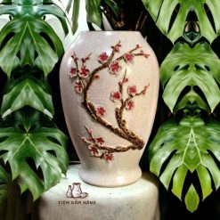 Bình gốm sứ hoa đào.